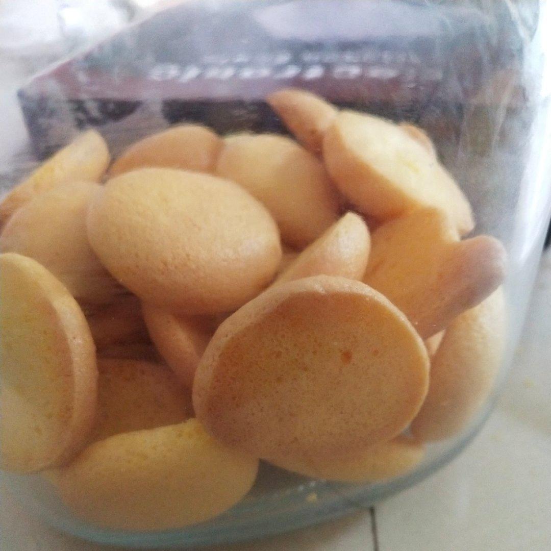 鸡蛋饼干