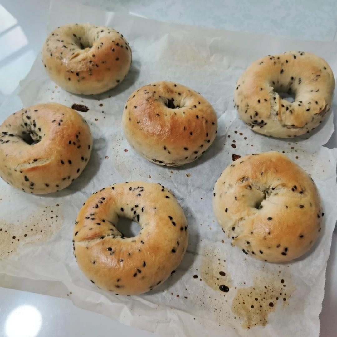 黑芝麻全麦贝果