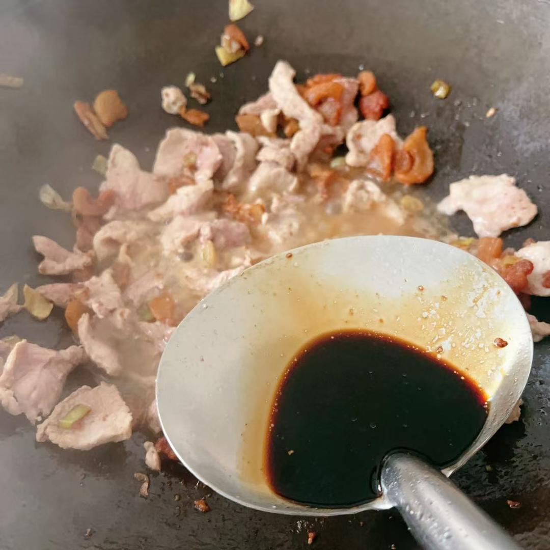 荷塘三宝小炒肉的做法 步骤8