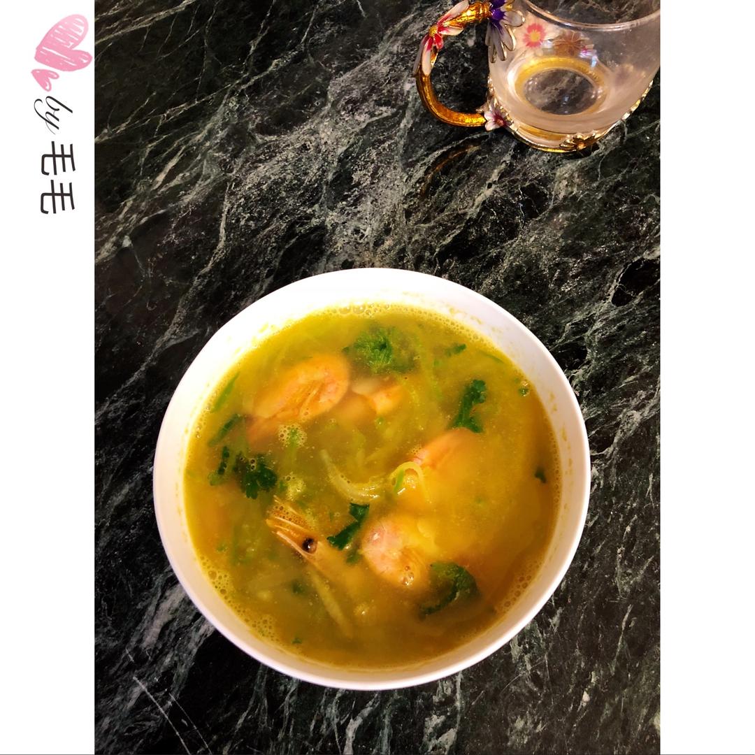 简单美味的萝卜甜虾汤