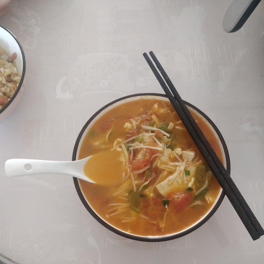 【瘦身又美味】西红柿金针菇豆腐汤