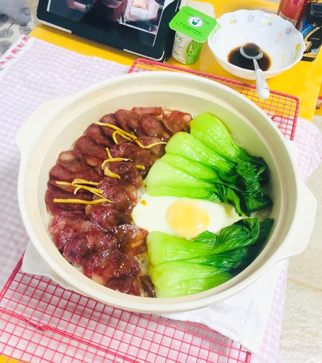 广式腊味煲仔饭