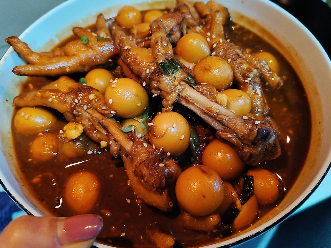 鸡脚烧鹌鹑蛋