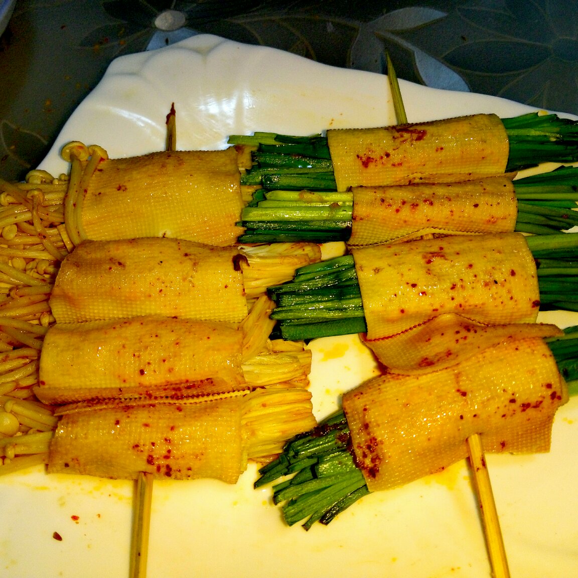 sara15做的烤豆腐皮卷金针菇