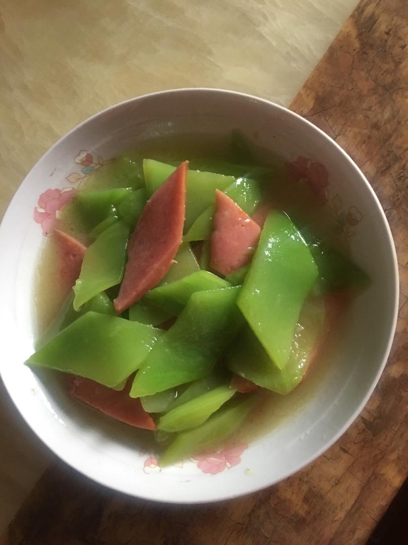 超好吃的莴笋（莴苣）炒火腿肠