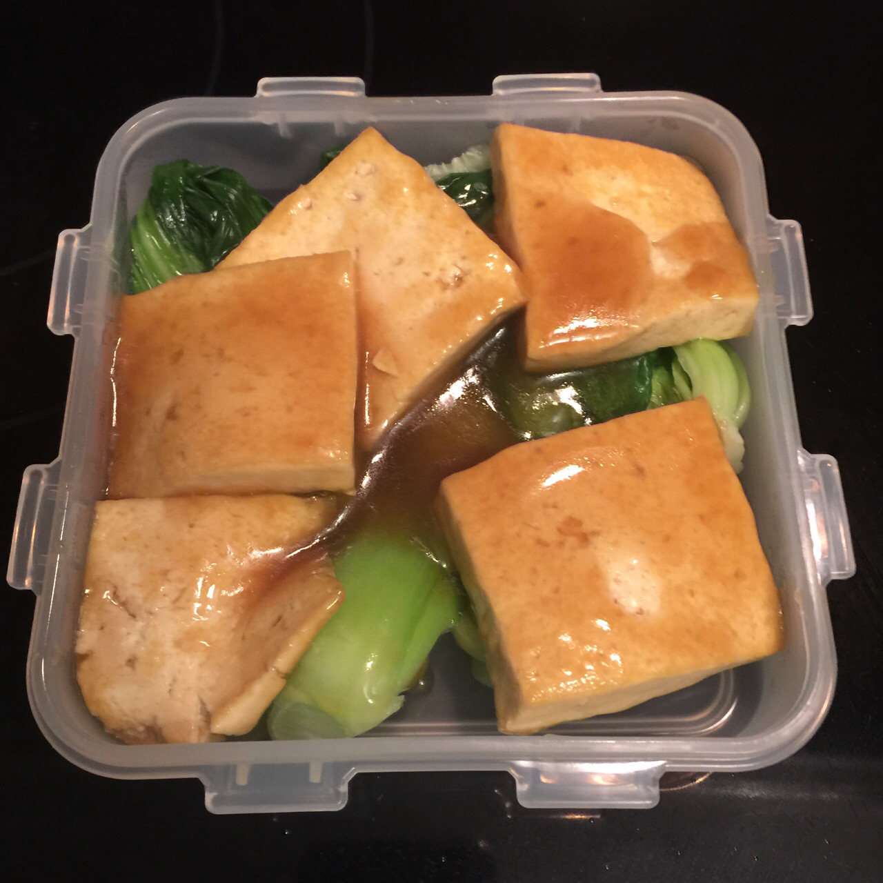 浇汁煎烧豆腐配小油菜
