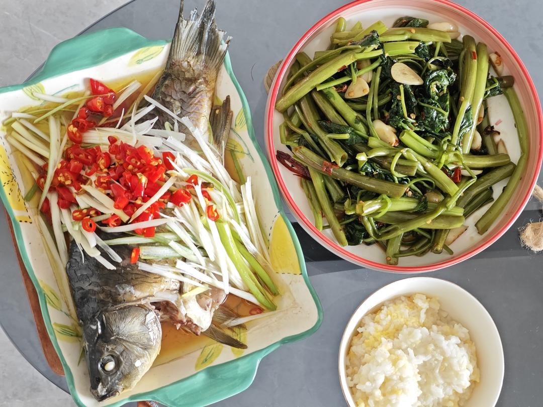 炝炒空心菜（不黑的秘密）