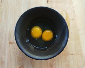 快手早餐～芝士五彩煎蛋的做法 步骤1