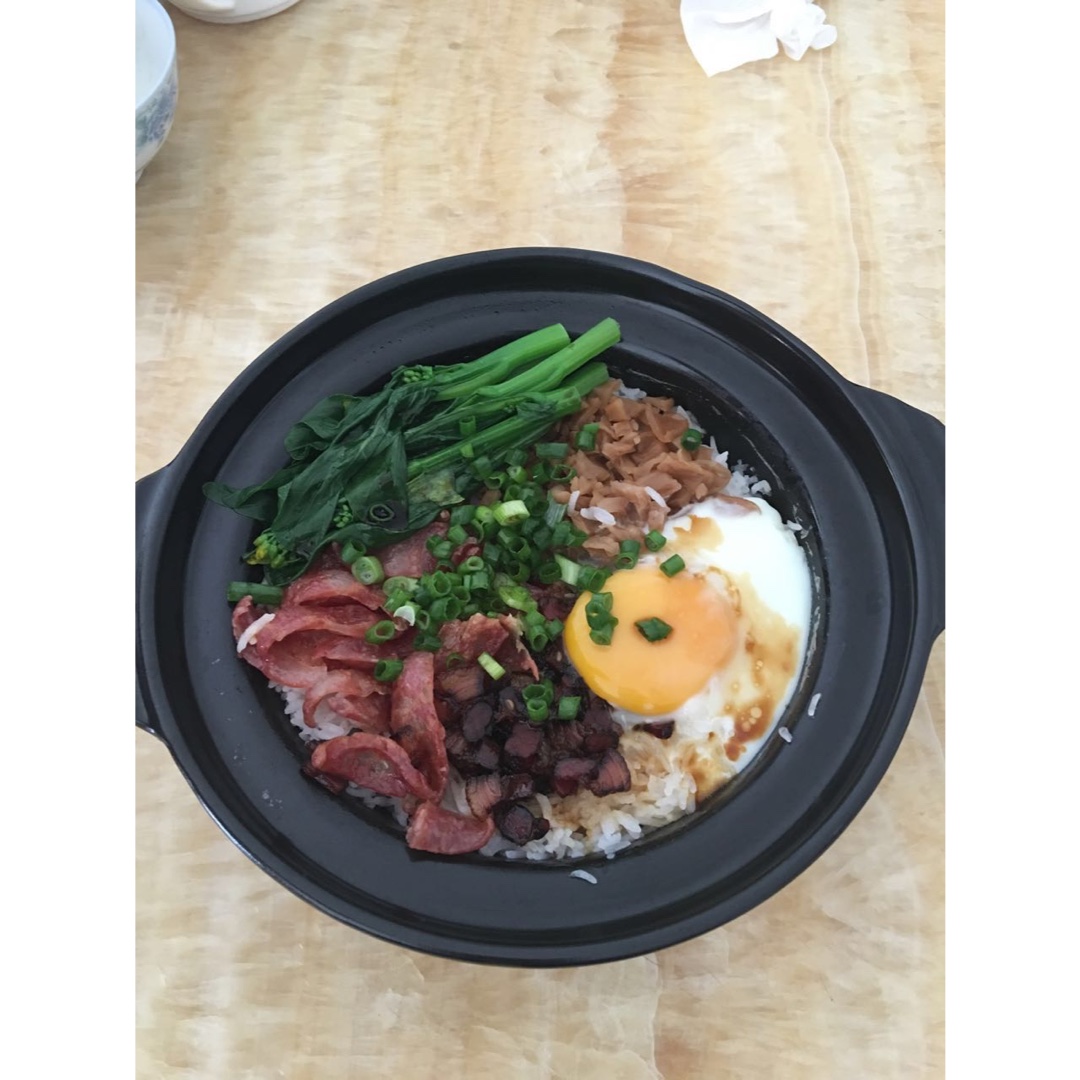 香肠煲仔饭