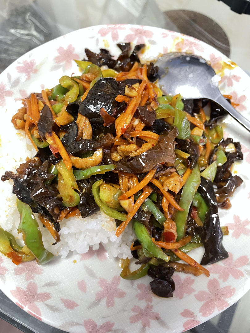 鱼香肉丝盖浇饭