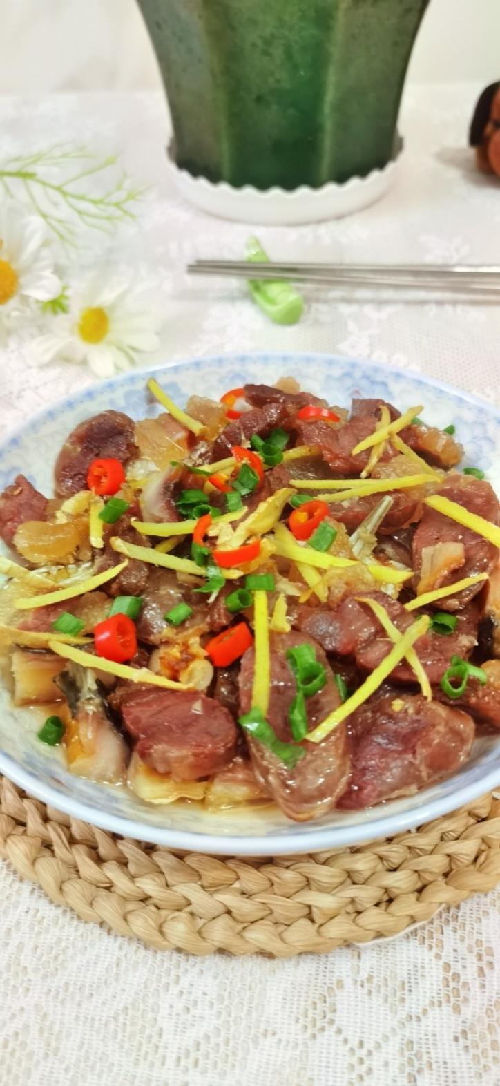 仔姜炒烟熏腊肠｜下酒又下饭
