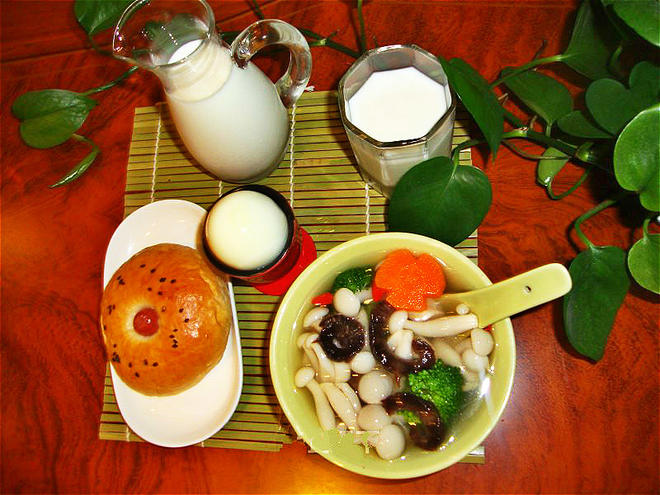 营养从早餐开始-小蘑菇海参汤的做法