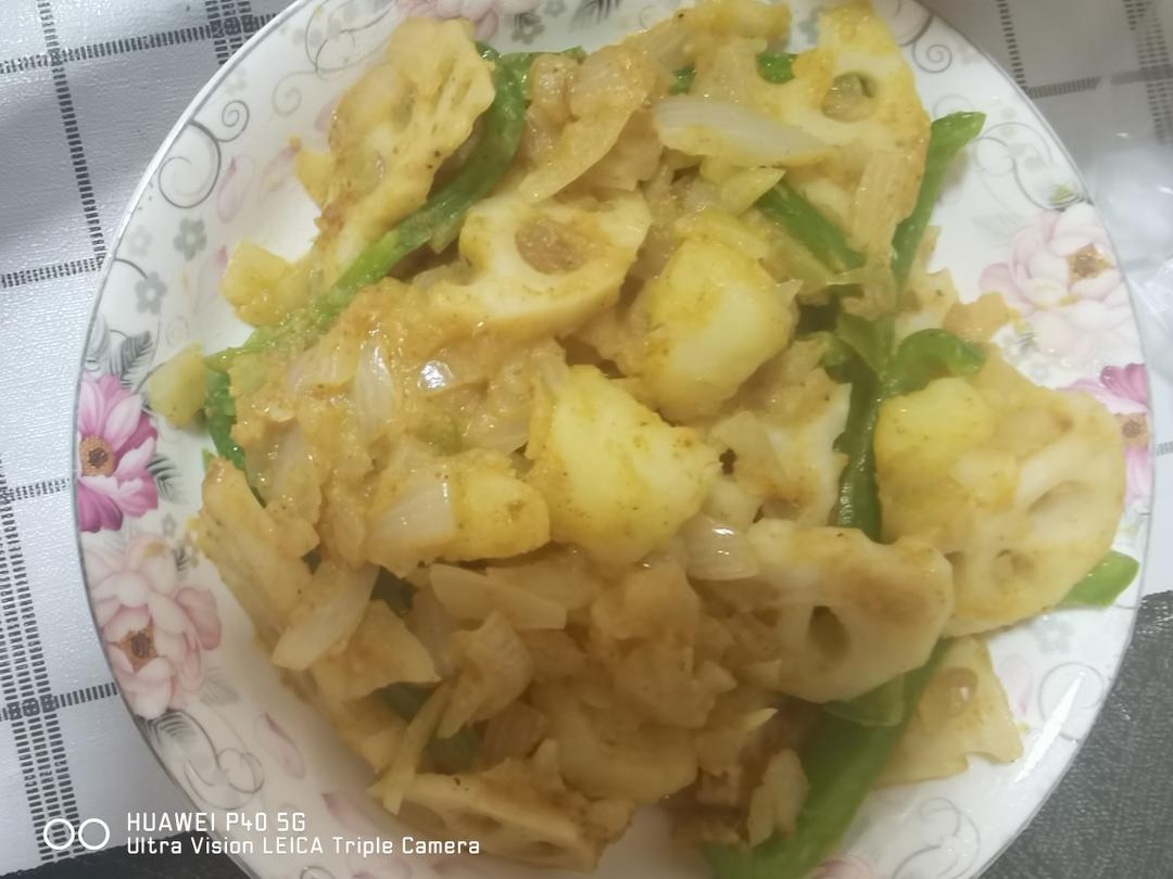 黄咖喱炒时蔬（土豆，莲藕，青椒，白洋葱）