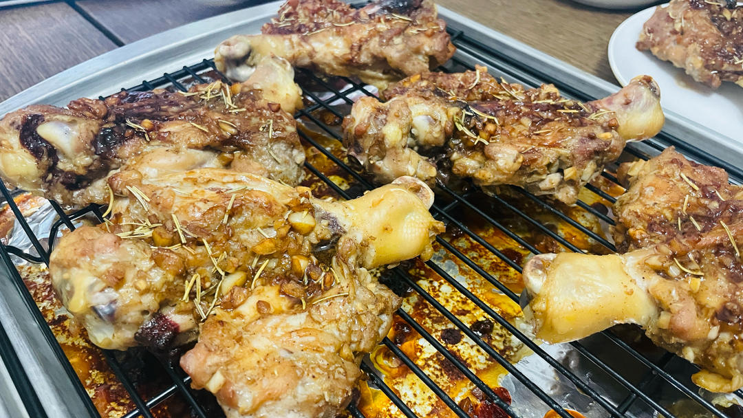 蒜香黄油烤鸡腿
