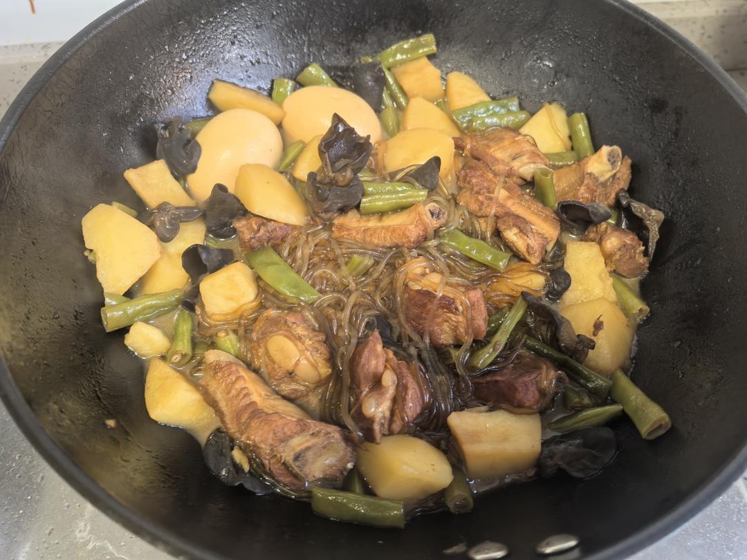 排骨土豆炖粉条