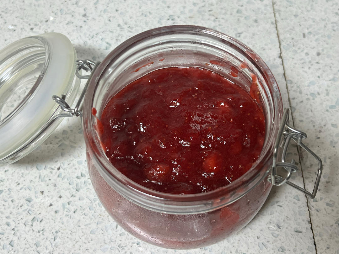 自制草莓酱（孩子爱吃的不得了）