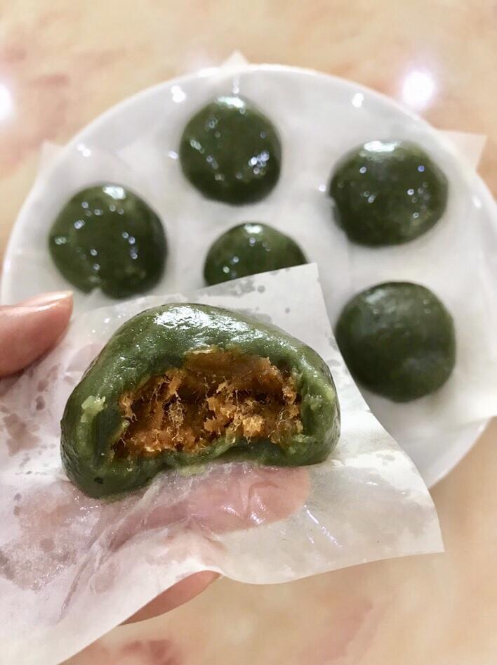 快手肉菘奶黄艾青团的做法