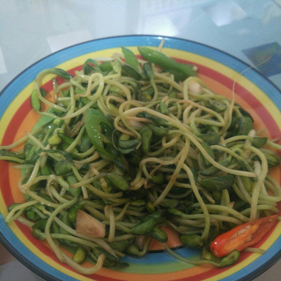 呛口麻辣黑豆苗