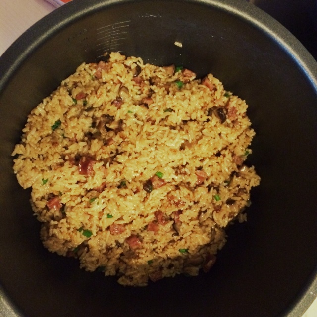 电饭锅版香菇腊肠饭
