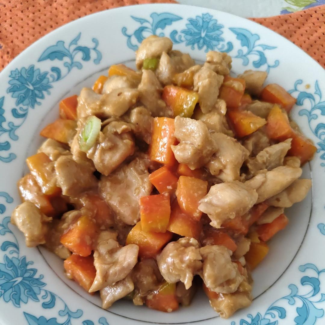 宫保鸡丁（做法简单明了，家里的味道）
