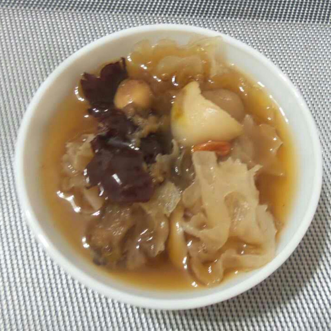 红枣银耳莲子羹