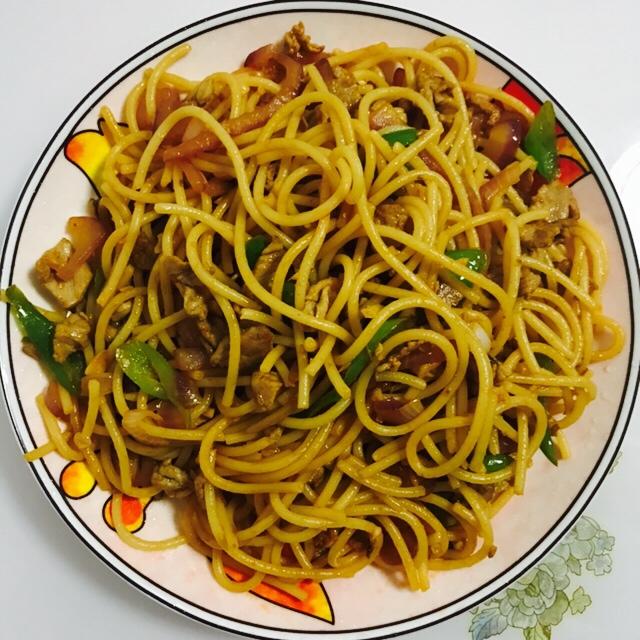 洋葱肉丝炒意面