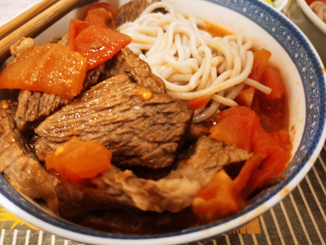 我一辈子都吃不腻的西红柿牛肉面，教给你