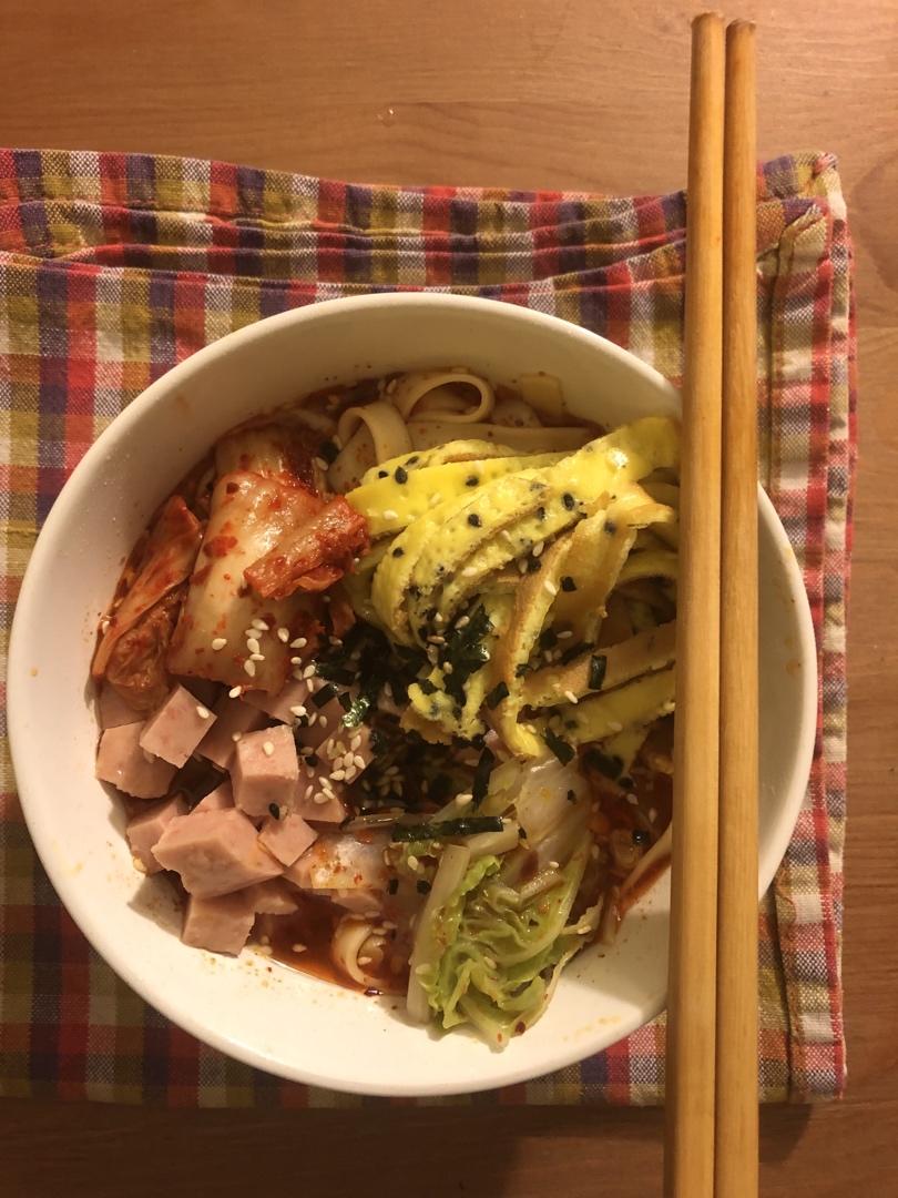 超级无敌美味懒人酸汤麻辣面（十分钟搞定色香味俱全）