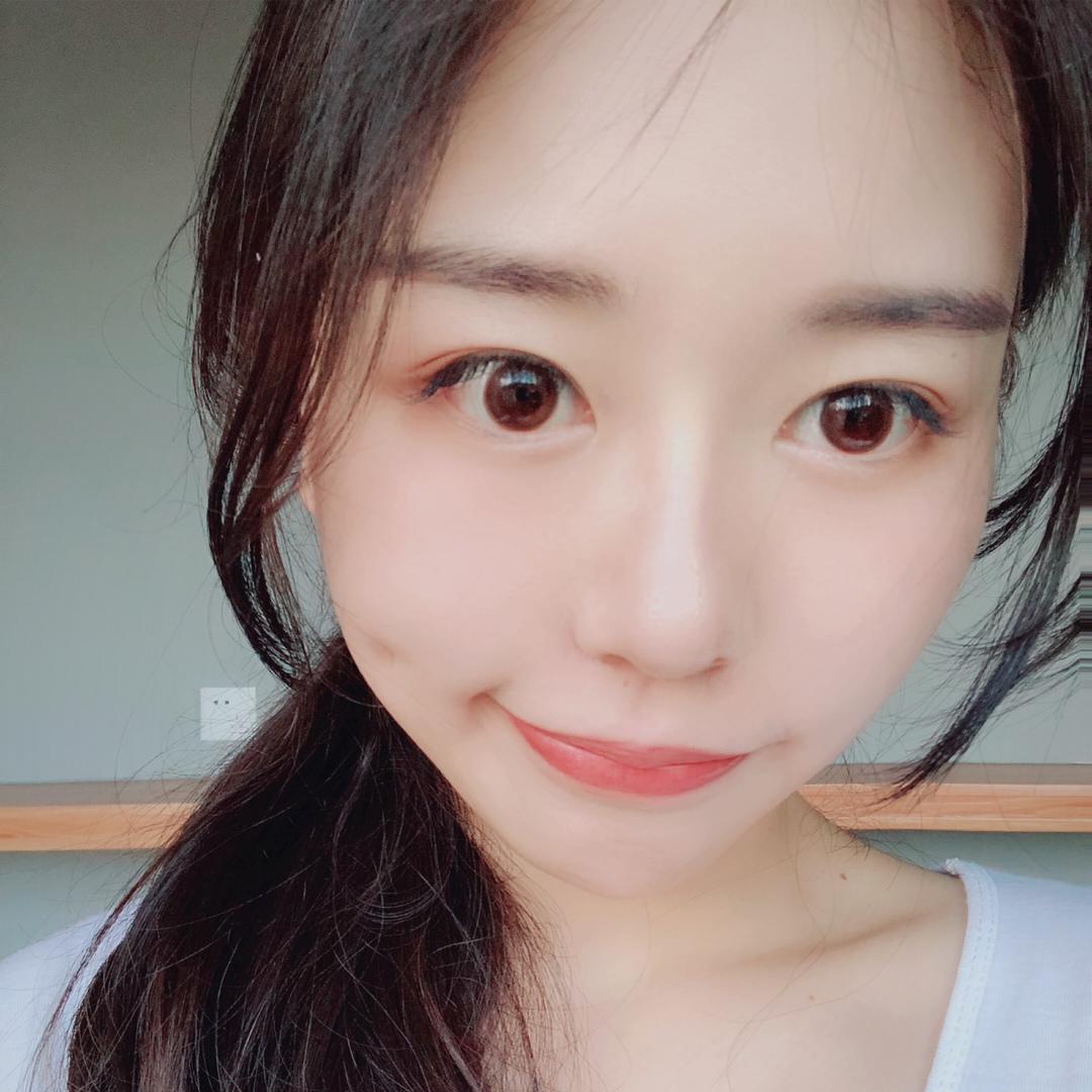 栗子小姐姐_Lily