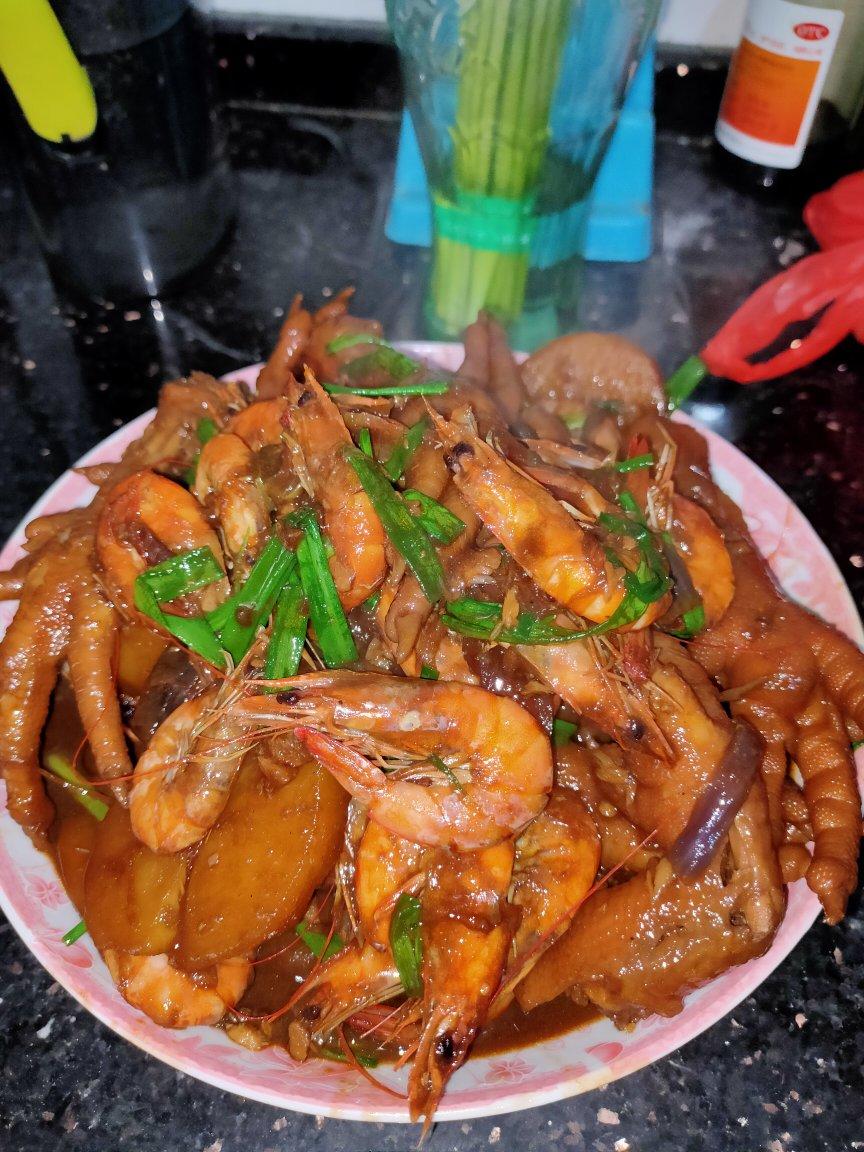 明虾鸡爪煲（超入味）