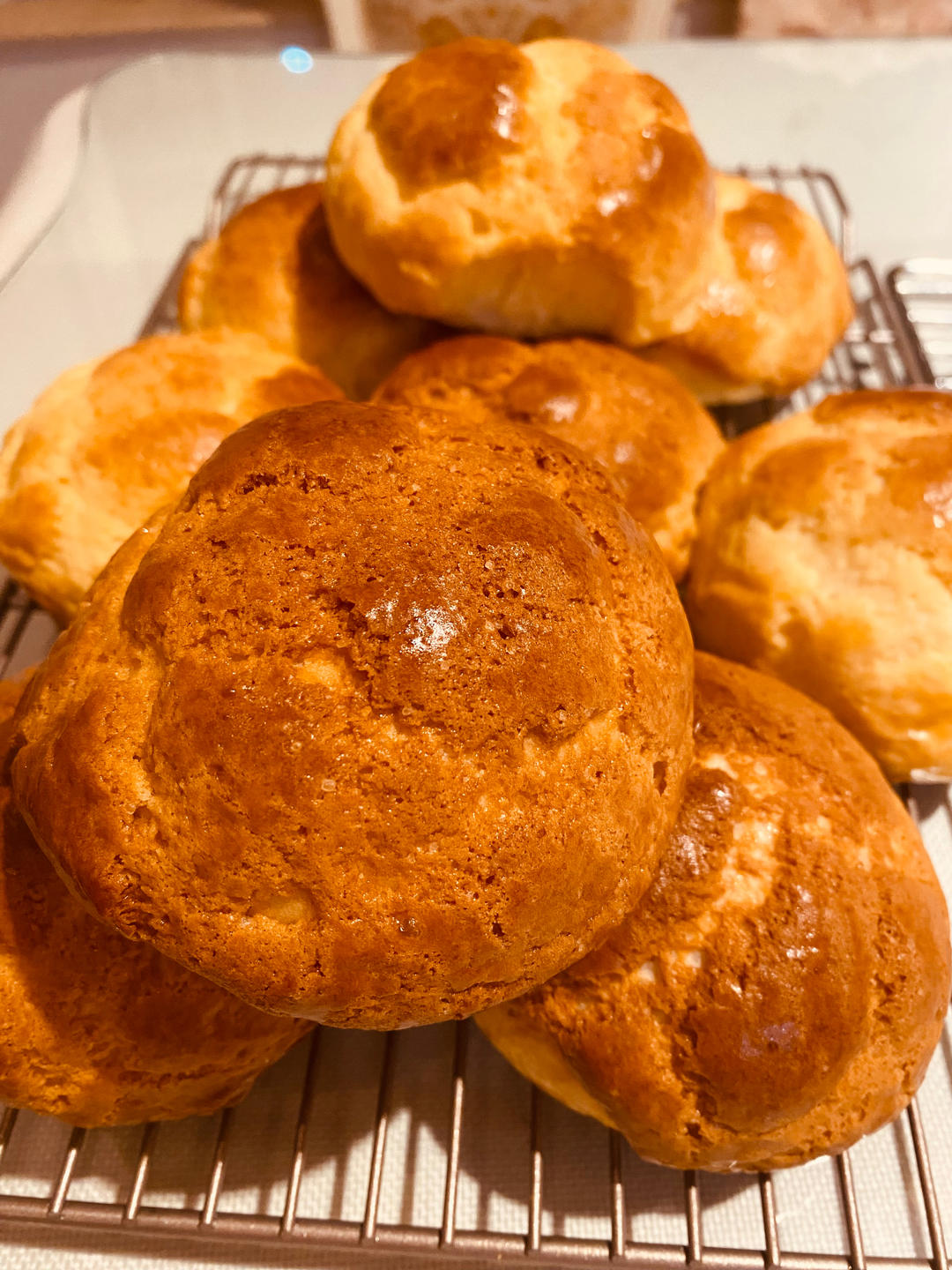 做100款面包の12：在家开茶餐厅!港式菠萝包 –不划格子自然裂开的香酥脆皮！菠萝油/酥皮包