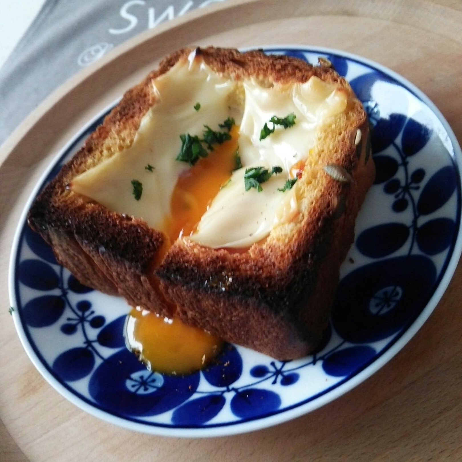 奶酪溏心蛋吐司的做法