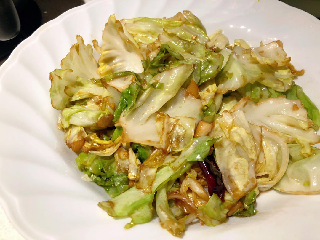 3步搞定巨下饭的手撕包菜，酸奶可口，汤汁都想拌饭