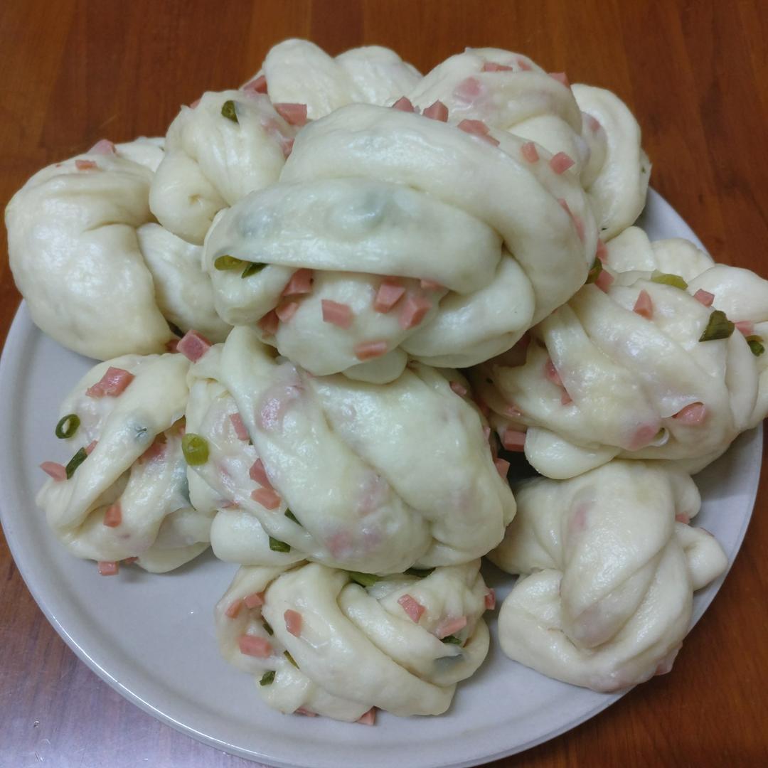 最好吃的火腿葱香花卷—附让葱不变黄的小窍门