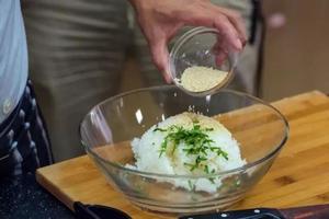 日式海鲜盖饭的做法 步骤12