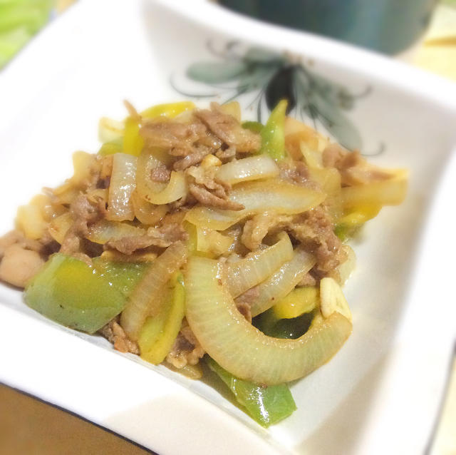 洋葱青椒炒肉
