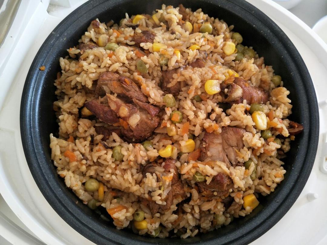 喷香排骨焖饭（爆好吃）
