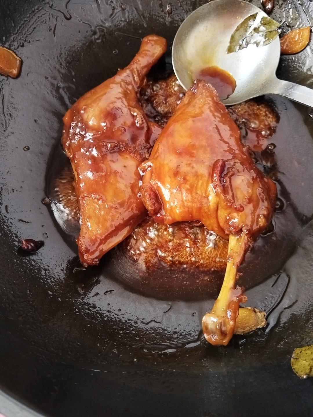 鸭腿这么做，一口气吃两个都不够😍