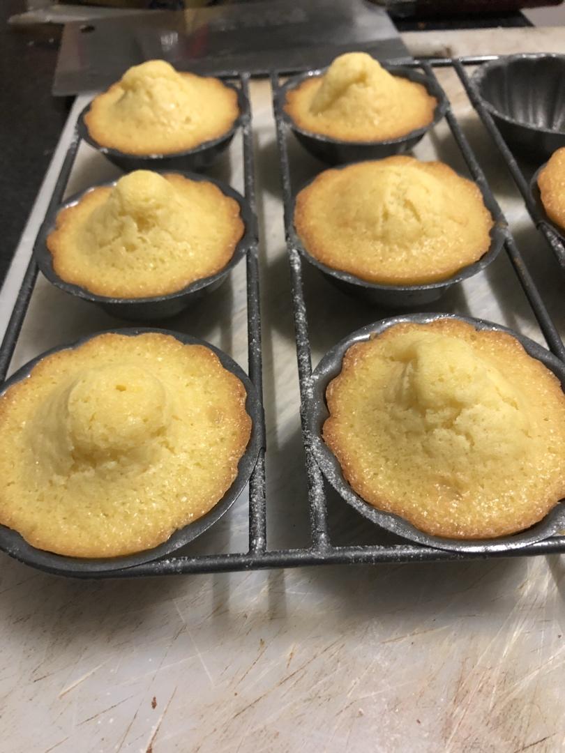 焦香酥软的柠檬玛德琳蛋糕