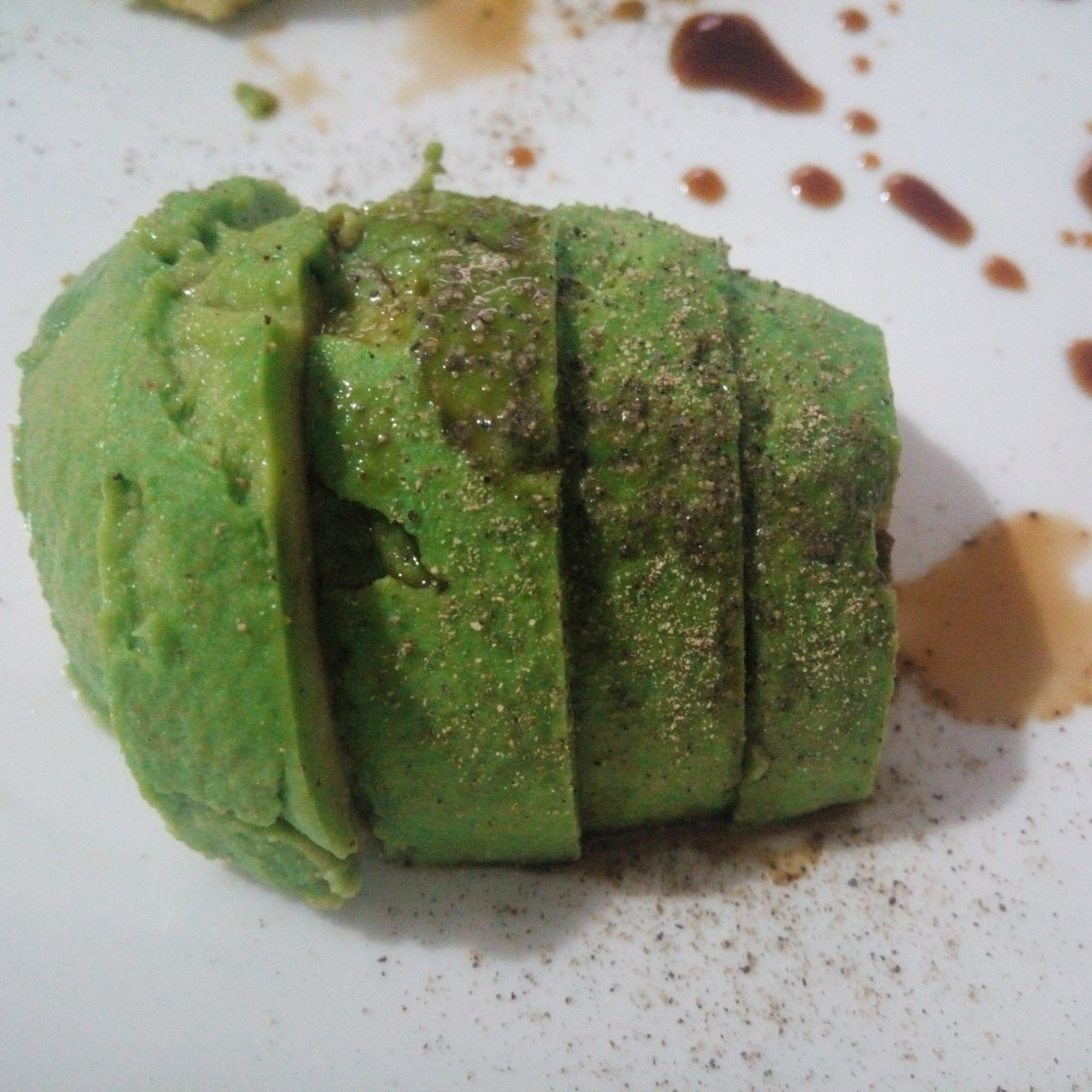 牛油果蘸酱油