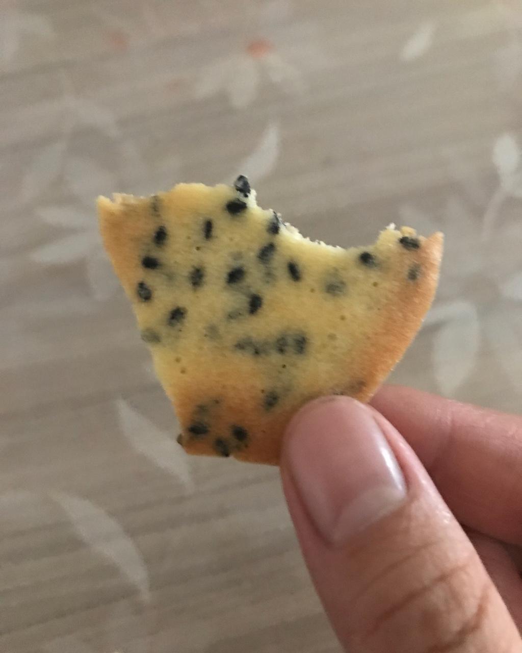 小时候的味道 — 芝麻鸡蛋薄脆饼干