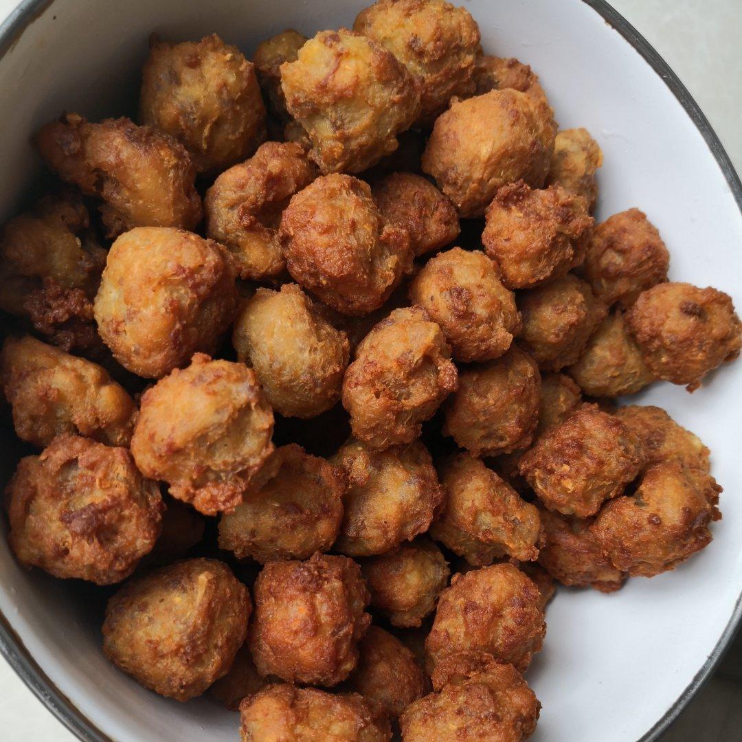 镢楔做的酥炸肉丸子