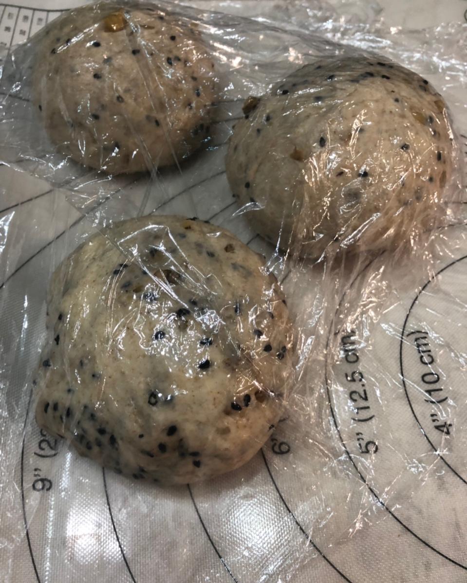 全麦黑芝麻核桃吐司