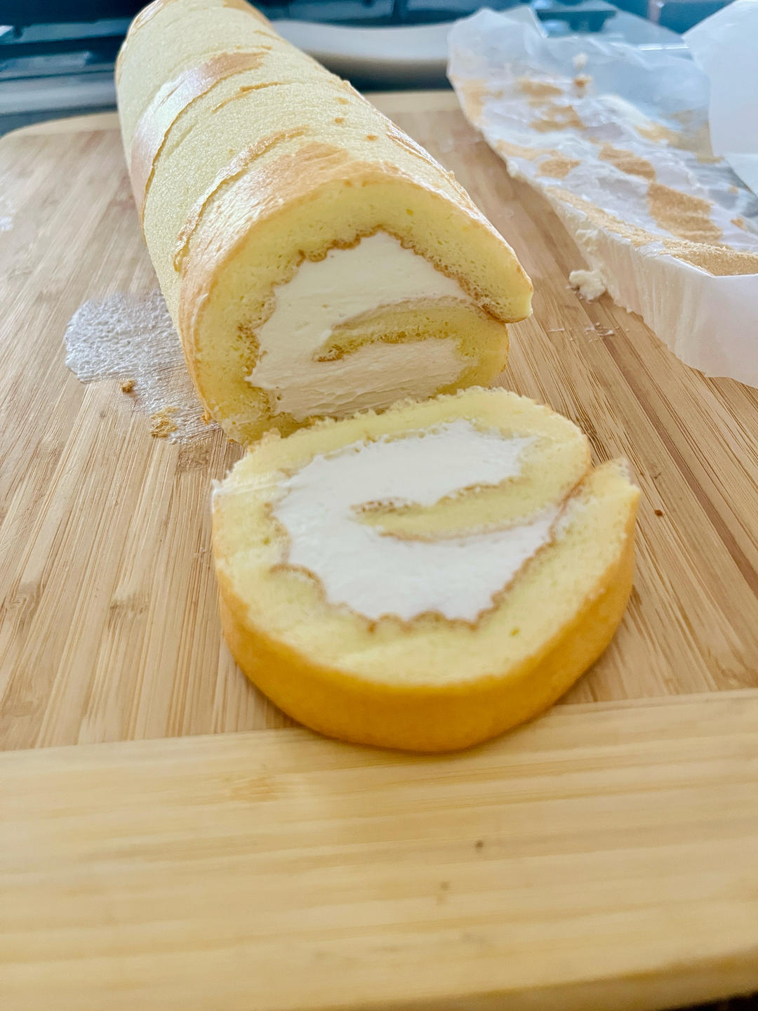 超详细的瑞士卷奶油蛋糕卷原味蛋糕卷的制作方法 饱满不掉皮不开裂（附模具换算方法）