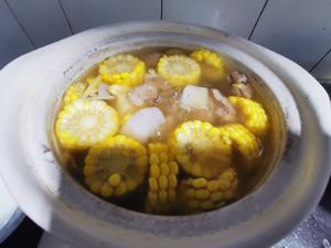 玉米排骨汤的做法 步骤6