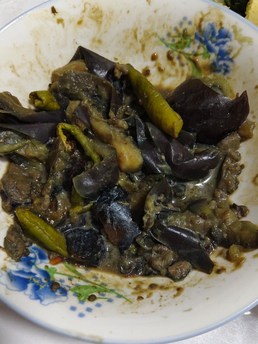 擂辣椒皮蛋茄子
