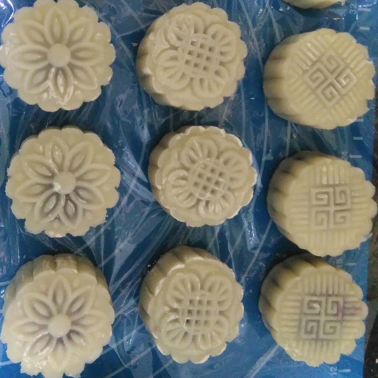 紫薯冰皮月饼