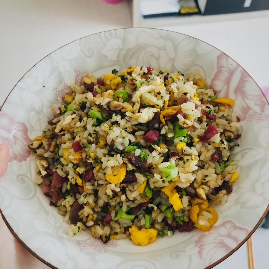 西兰花牛肉炒饭