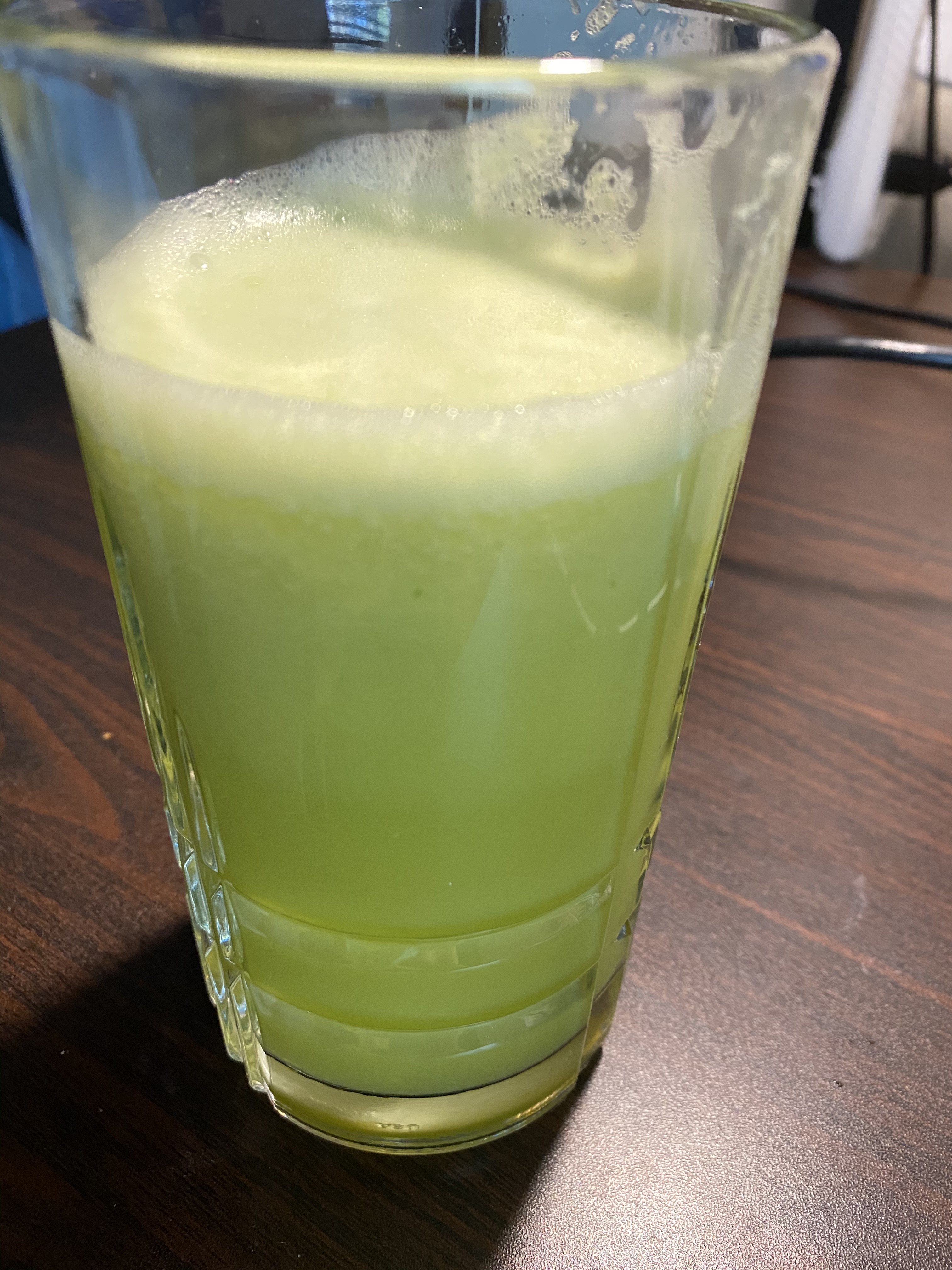 美味蔬果汁（芹菜橙汁）的做法