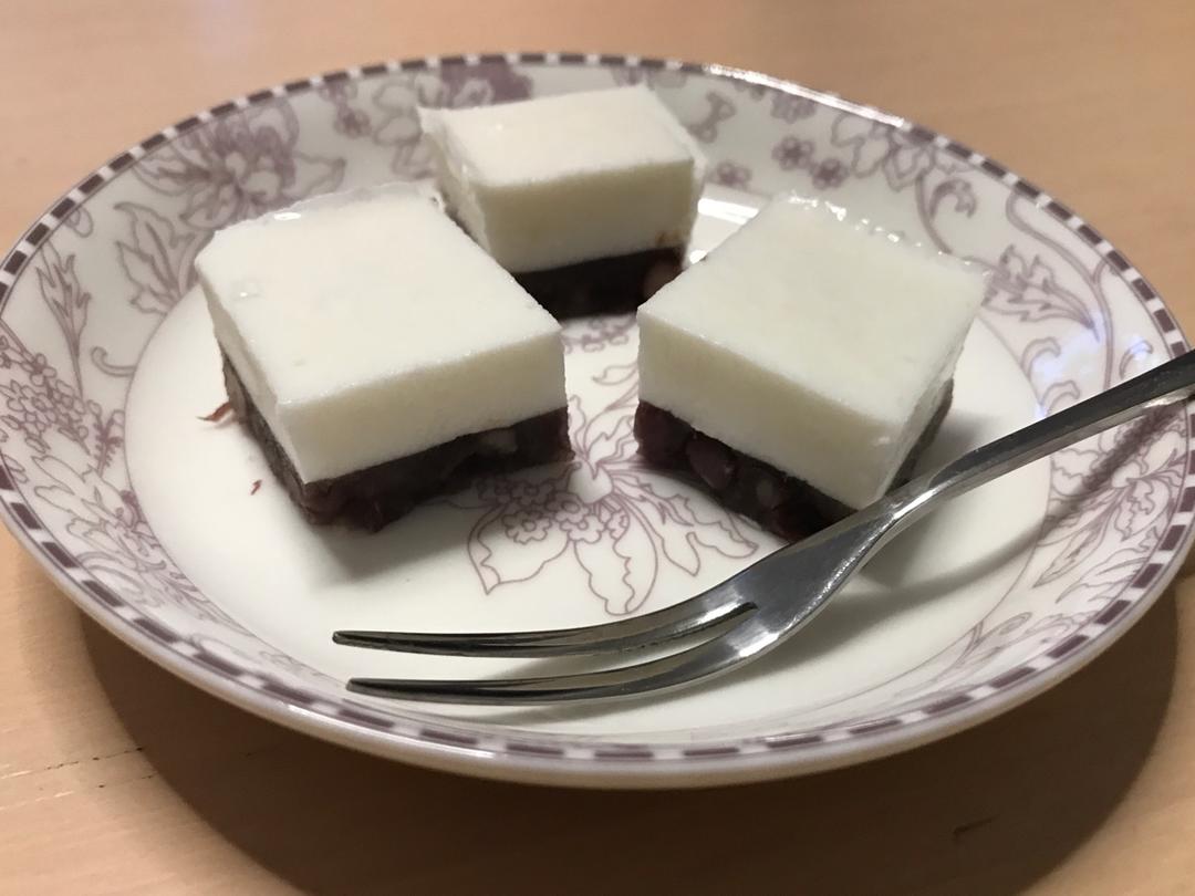 静静草儿做的牛奶椰汁红豆糕